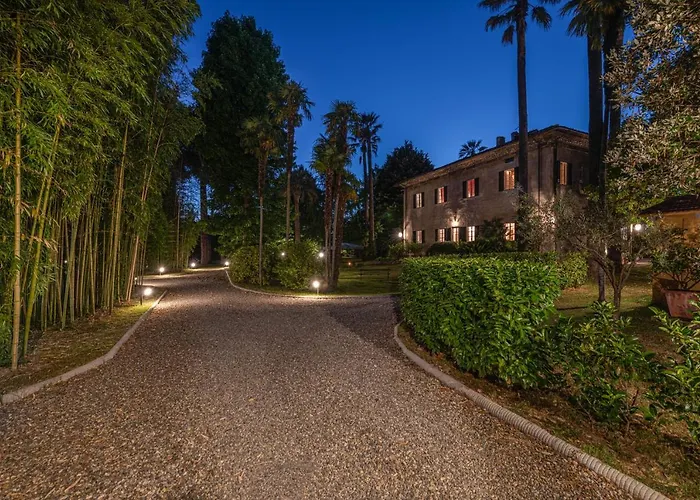 Borgo Studiati Residenza D'epoca Bed & Breakfast 4*